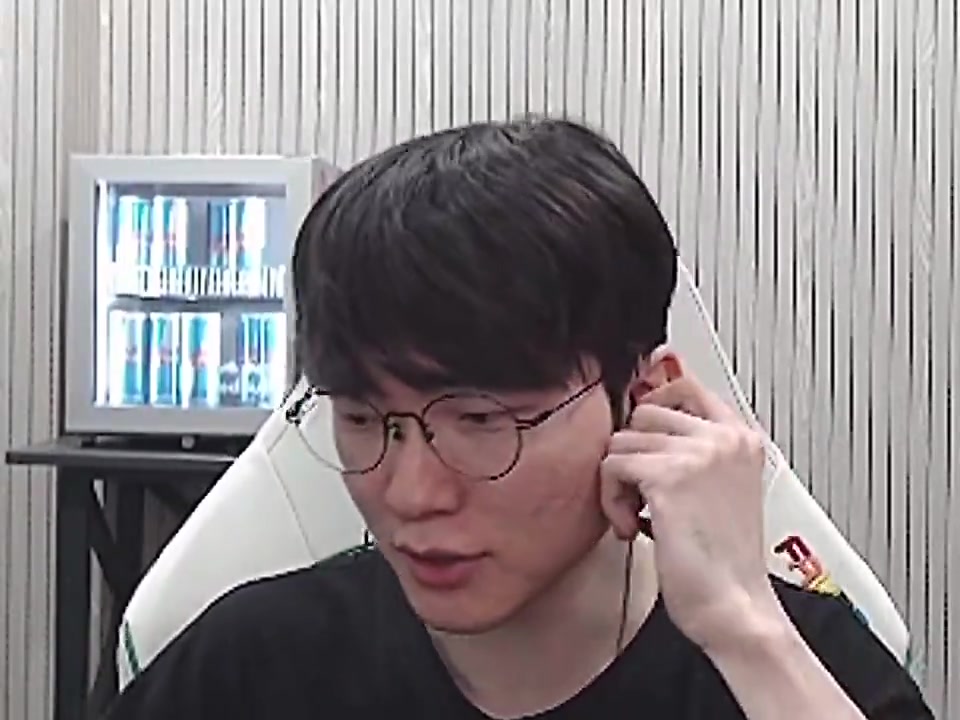 金年会金字招牌诚信至上全力飞！Faker：(Doran是对面的上路吗？(对面)还有Gumayusi？我会赢的！